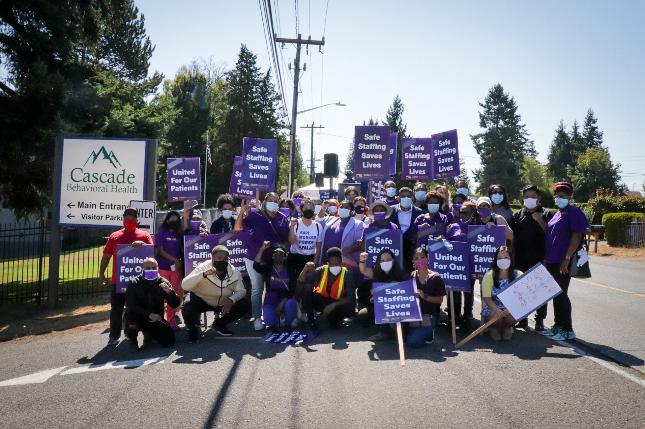 PICKET SEPTEMBER 2 SEIU Healthcare 1199NW